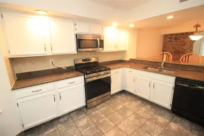 106 Founders Court, Bethlehem City, PA 18020 - Photo 4