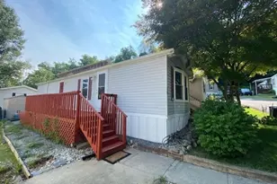 360 Delaware Dr, Easton, PA 18042 - Photo 2