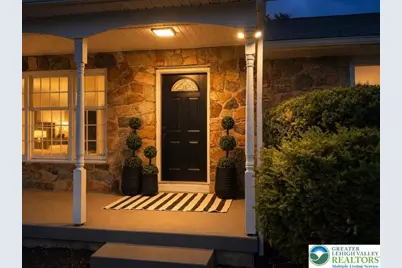 576 Horseshoe Drive, Easton, PA 18040 - Photo 2