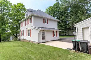 26 Center Ave, Mount Pocono, PA 18344 - Photo 30