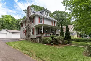 26 Center Ave, Mount Pocono, PA 18344 - Photo 2