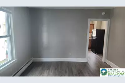 28 E Walnut Street, Nazareth Boro, PA 18064 - Photo 4