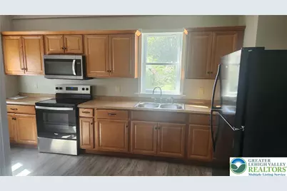 28 E Walnut Street, Nazareth Boro, PA 18064 - Photo 6