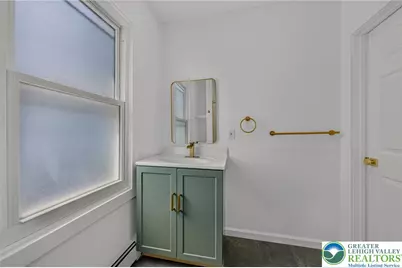 114 E High Street, Nazareth Boro, PA 18064 - Photo 36