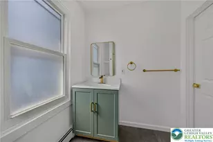 114 E High St, Nazareth Boro, PA 18064 - Photo 36