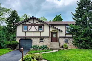 1916 Molinaro Dr, Allentown City, PA 18104 - Photo 2