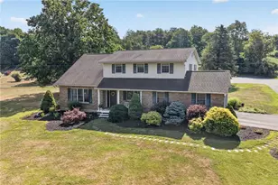 4124 Lawton Ct, Lowhill Township, PA 18078 - Photo 1