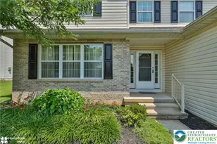 265 Laurel Ct, Plainfield Township, PA 18091 - Photo 2