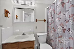 2649 Rolling Green Dr, Macungie Boro, PA 18062 - Photo 18