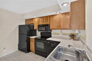 2649 Rolling Green Dr, Macungie Boro, PA 18062 - Photo 14