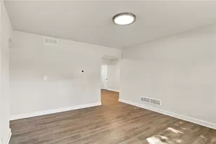 21 Edie Ln, Easton, PA 18045 - Photo 2
