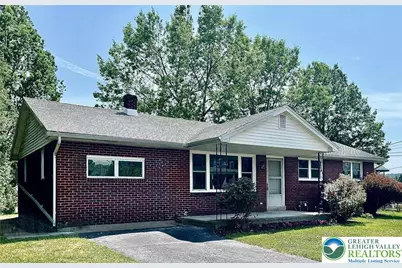 320 E Landis Street, Coopersburg Boro, PA 18036 - Photo 2