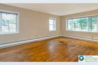 198 Pershing Boulevard, Whitehall Township, PA 18052 - Photo 4