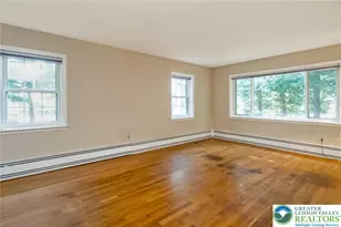 198 Pershing Blvd, Whitehall Township, PA 18052 - Photo 4