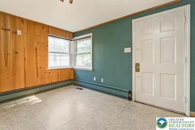 198 Pershing Boulevard, Whitehall Township, PA 18052 - Photo 18