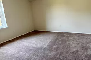 2402 Woodstock Dr, Bethlehem, PA 18017 - Photo 16