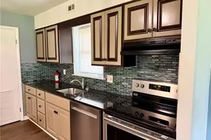 2402 Woodstock Dr, Bethlehem, PA 18017 - Photo 10