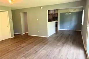 2402 Woodstock Dr, Bethlehem, PA 18017 - Photo 6