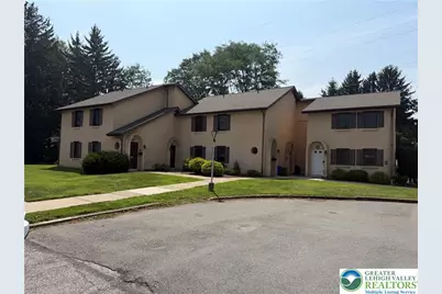 2402 Woodstock Dr #A, Bethlehem, PA 18017 - Photo 2