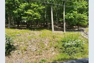 1868 Brentwood, Bushkill, PA 18324 - Photo 1