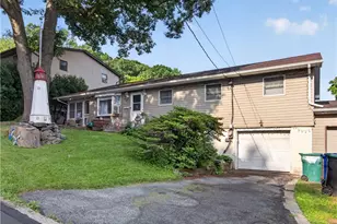 720 Lechauwecki Ave, Fountain Hill Boro, PA 18015 - Photo 4