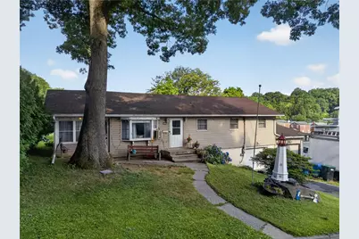 720 Lechauwecki Avenue, Fountain Hill Boro, PA 18015 - Photo 2