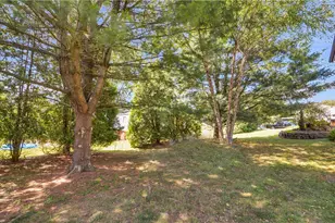310 Carolina Ave, Muhlenberg Township, PA 19605 - Photo 6