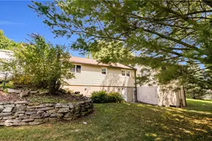 310 Carolina Ave, Muhlenberg Township, PA 19605 - Photo 4