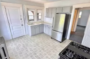 31 N 12th St, Allentown City, PA 18101 - Photo 2