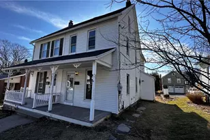 21 Davey Ave, Pen Argyl Boro, PA 18072 - Photo 2