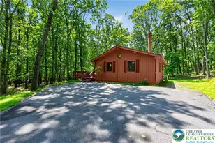 1137 Grand Mesa Dr, Chestnuthill Twp, PA 18353 - Photo 2