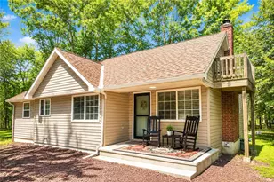 105 White Oak Dr, Penn Forrest, PA 18229 - Photo 1