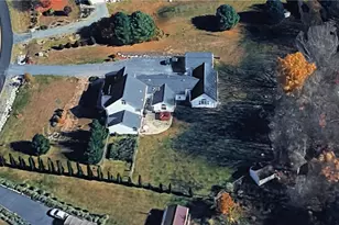 203 Terrace Dr, Chestnuthill Twp, PA 18353 - Photo 2