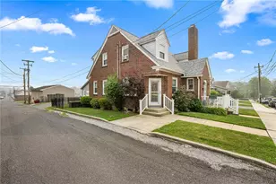 24 Sycamore St, Hellertown Boro, PA 18055 - Photo 2