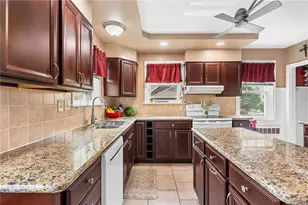 24 Sycamore St, Hellertown Boro, PA 18055 - Photo 6