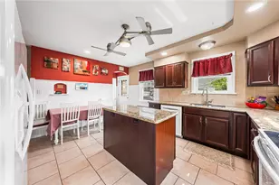 24 Sycamore St, Hellertown Boro, PA 18055 - Photo 8