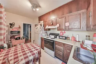 1631 Northampton St, Wilson, PA 18042 - Photo 24