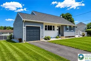 2122 Vista Dr, Bethlehem City, PA 18018 - Photo 2