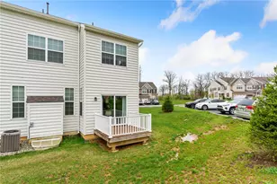 301 Redclover Ln, Allentown City, PA 18104 - Photo 6