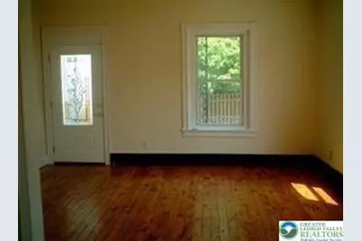 110 E Raspberry Street, Bethlehem City, PA 18018 - Photo 4