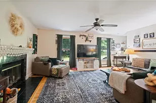 1306 N Rocky Mountain Dr, Chestnuthill Twp, PA 18330 - Photo 4