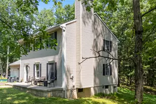 1306 N Rocky Mountain Dr, Chestnuthill Twp, PA 18330 - Photo 4