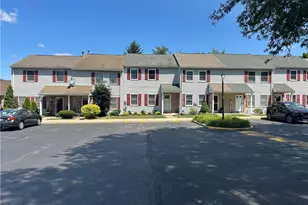 10 Fort Lee Ct, Easton, PA 18040 - Photo 2