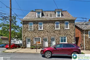 682 Hayes St, Bethlehem City, PA 18015 - Photo 2