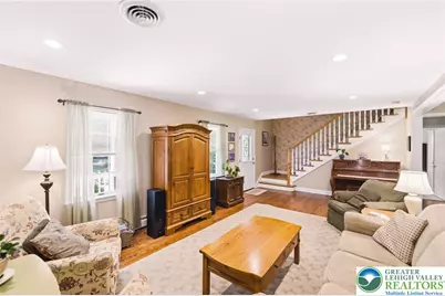 492 Arthurs Court, Bushkill Twp, PA 18064 - Photo 8