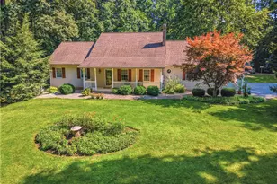 492 Arthurs Ct, Bushkill Twp, PA 18064 - Photo 4