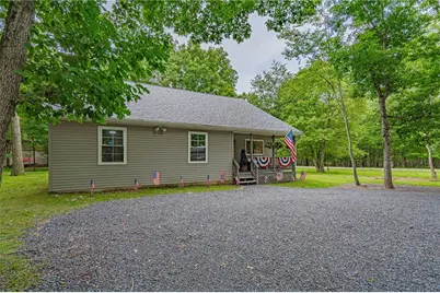 4 Wylie Circle, Penn Forrest, PA 18210 - Photo 2