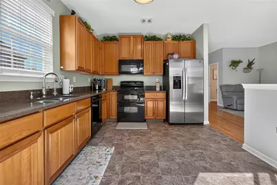 8092 Cross Creek Circle, Upper Macungie Township, PA 18031 - Photo 10