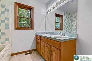 154 Escoll Dr, Stroud Twp, PA 18301 - Photo 8