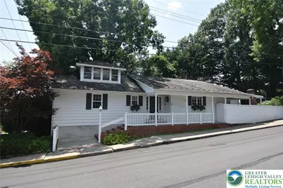 24 E Plainfield Avenue, Pen Argyl Boro, PA 18072 - Photo 2